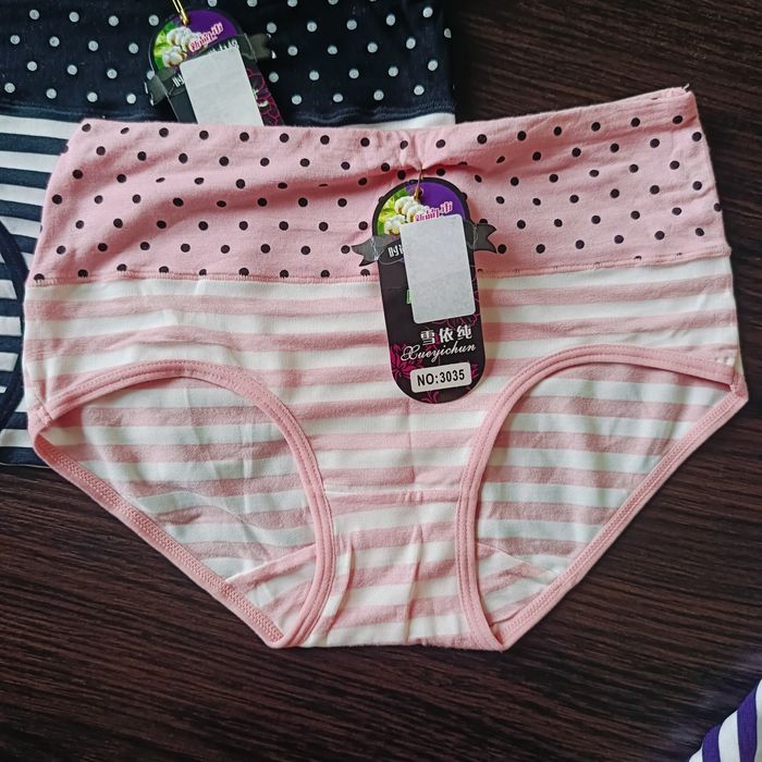 Трусики жіночі нові