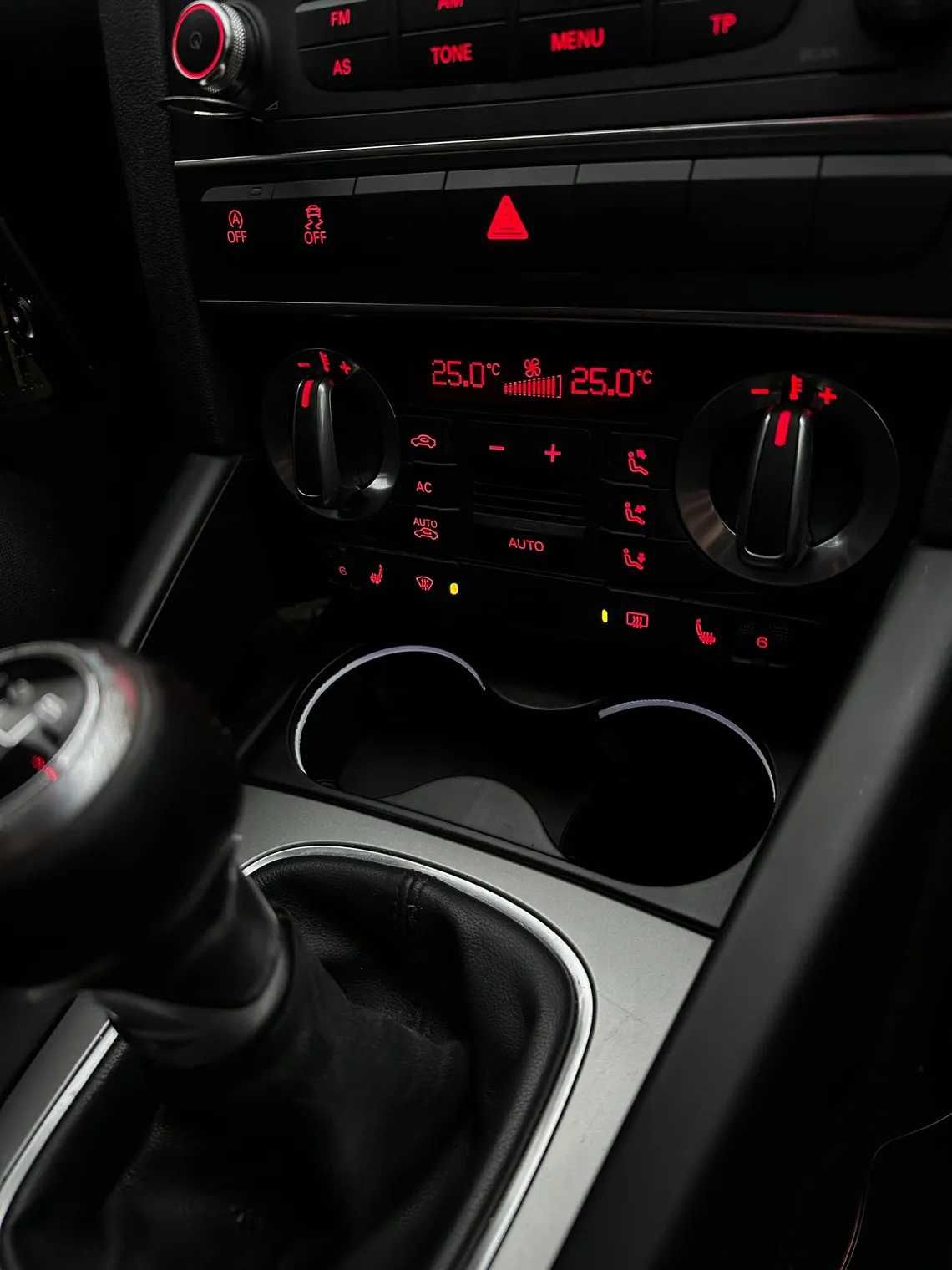 Porta-copos para Audi A3 8P com luz ambiente RGB (2003–2012)