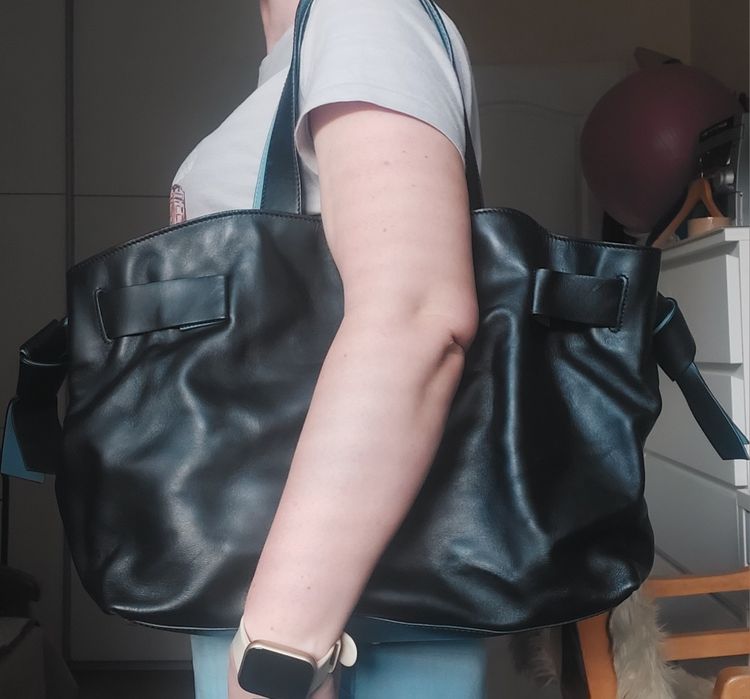 LK Bennett London czarna skórzana torebka shopperka skóra naturalna