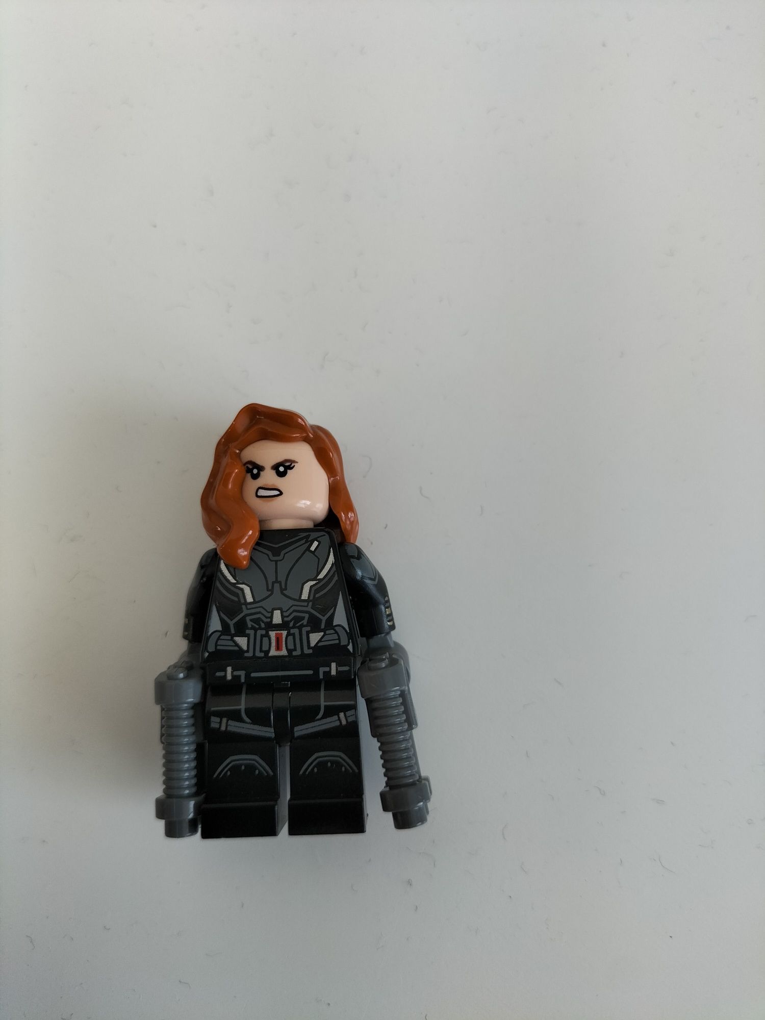 Oryginalna mini figurka LEGO Avengers- Czarna Wdowa