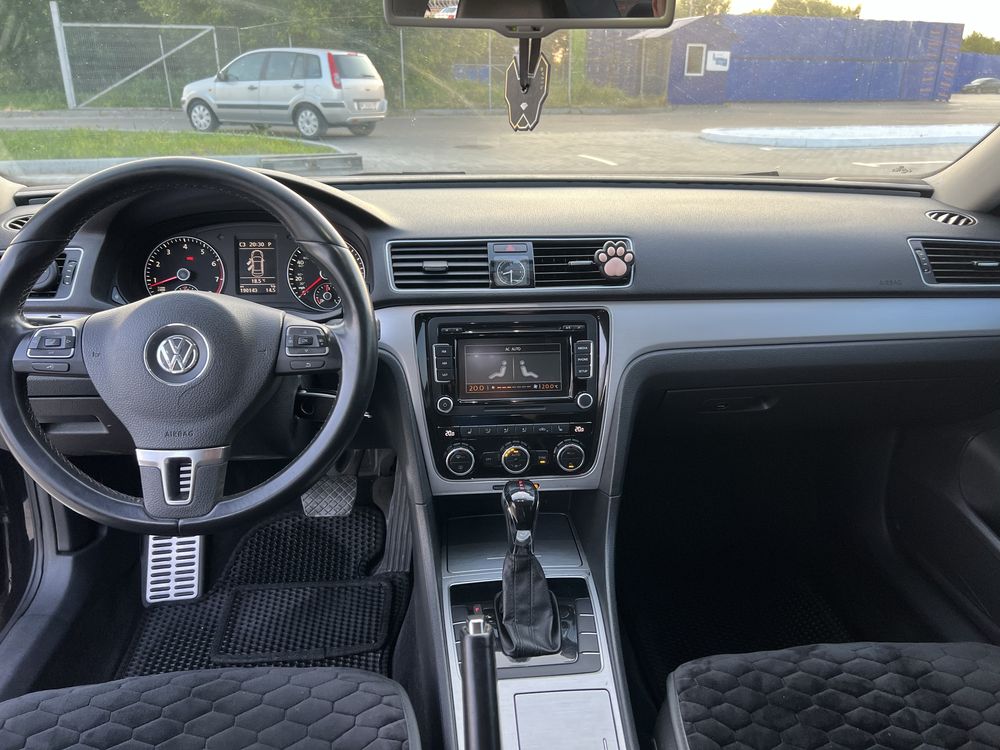 Volkswagen Passat NMS 2012 (2.5 газ/бензин)