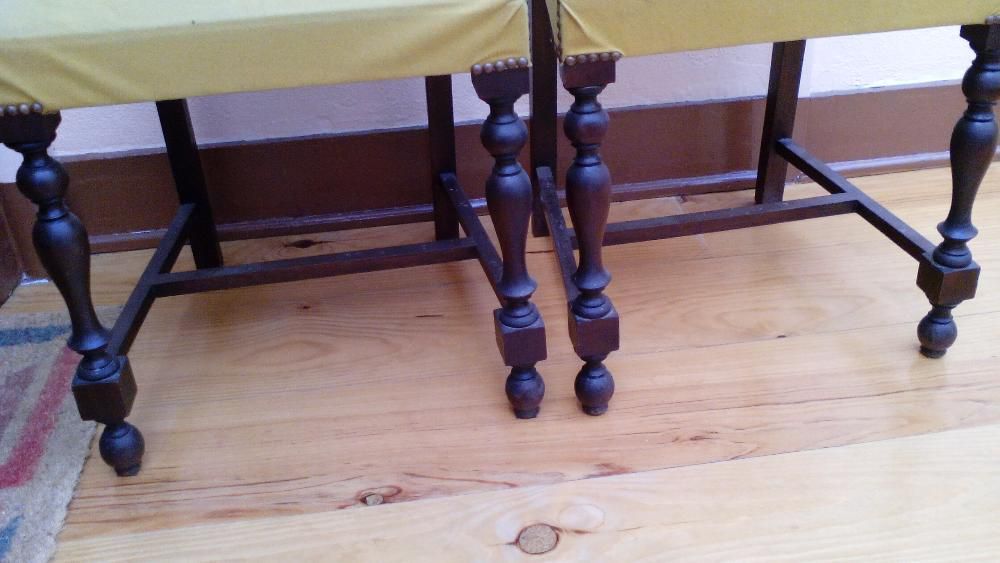 2 Cadeiras em Mogno Ebanizado