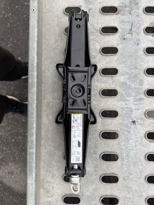 Домкрат Ford Transit