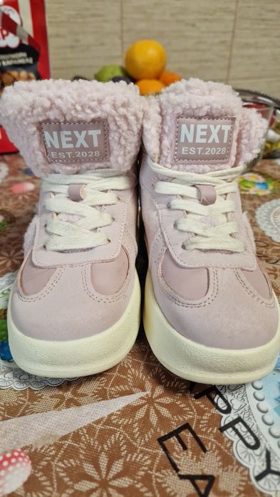 Зимові ботінки на овчини для дівчинки