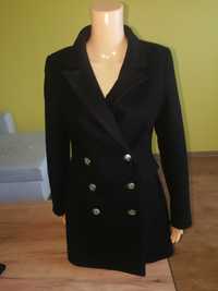 Czarny damski elegancki płaszcz