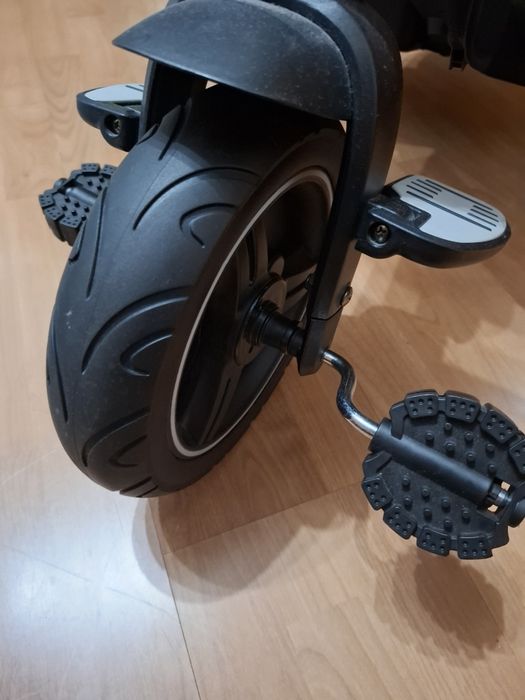 Tricíclo Kinderkraft EASYTWIST Preto