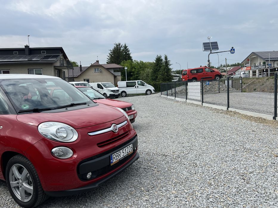 Wynajme miejsce parkingowe/ działke  sprzedaj samochod z działki !