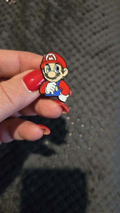 Przypinka Mario1.