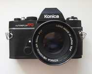 Фото камера Konica AUTOREFLEX TC с объективом 50 мм.