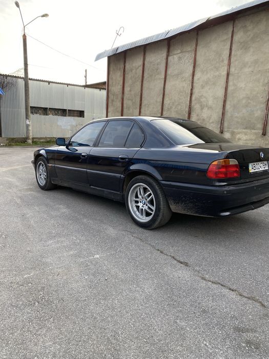 Продам БМВ 7 е38