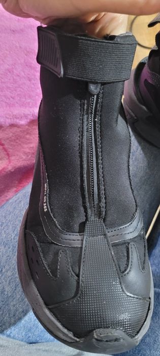 Продам кросівки Zara в хорошому стані, дуже стильні та зручні.