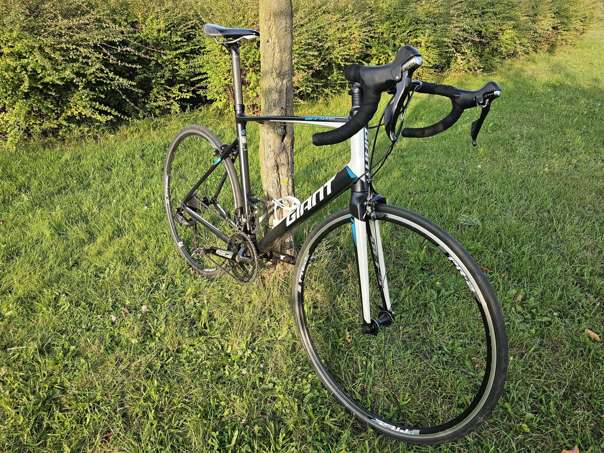 Rower szosowy Giant Defy 1 shimano 105 rozmiar L