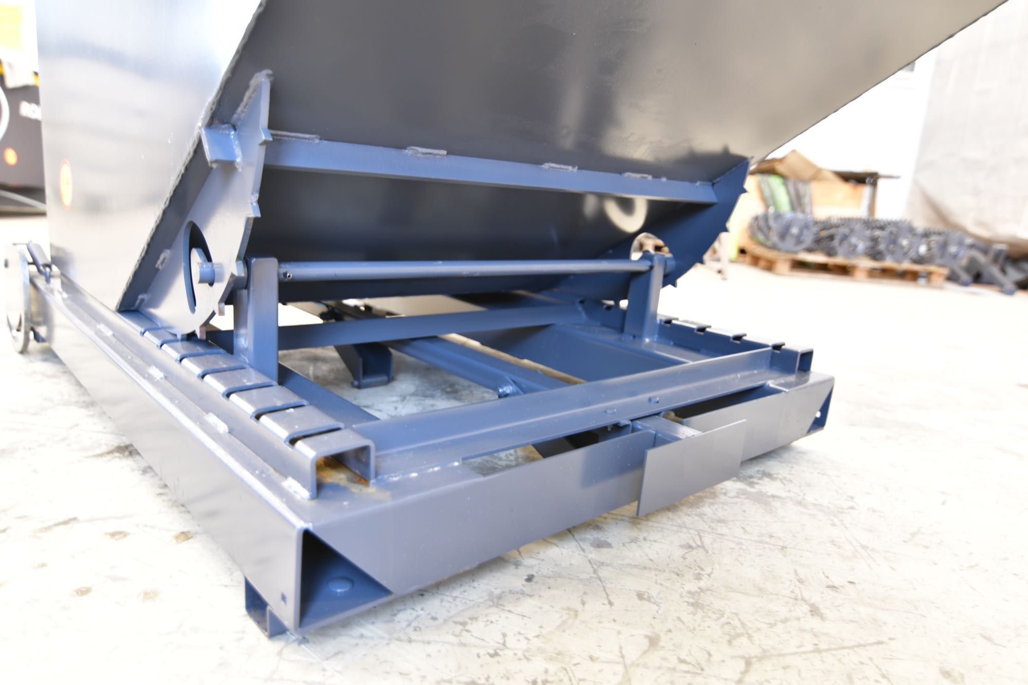 Kontener samowyładowczy / Kontener / Kontener pod wózek widłowy 1100L