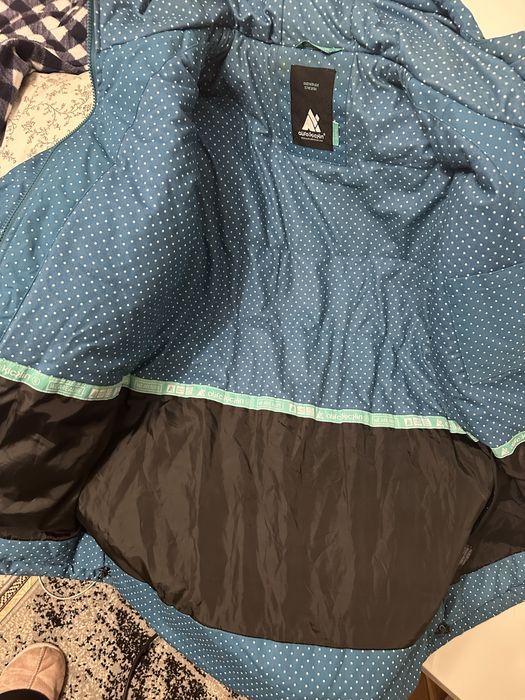 Фирменная горнолыжная парка A life and kichin