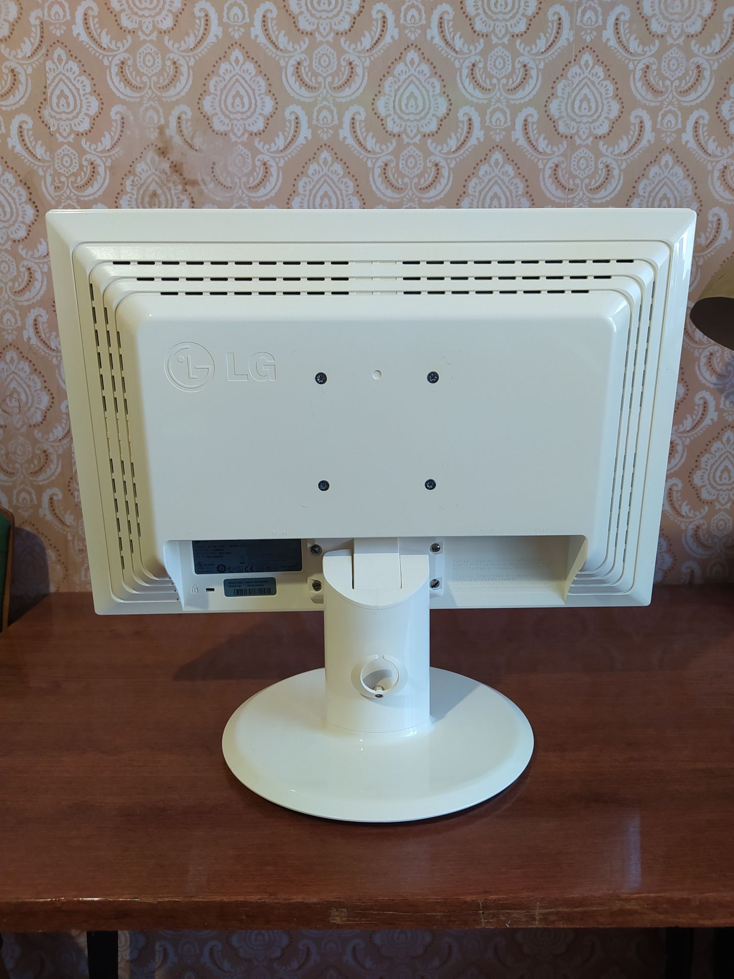 Монитор LG flatron 19
