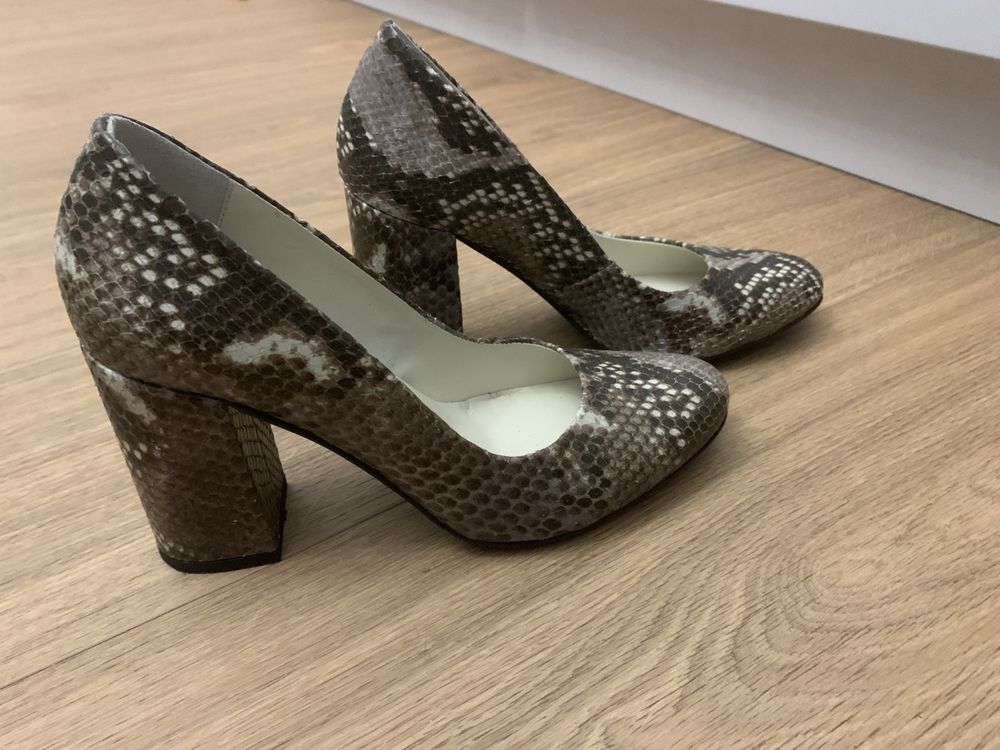 Buty 3i Nowe skorzane , wężowy wzór