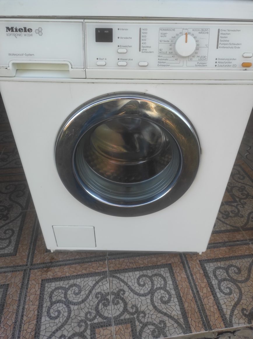 Продам пральну машинку,Miele w2241 4000 грн