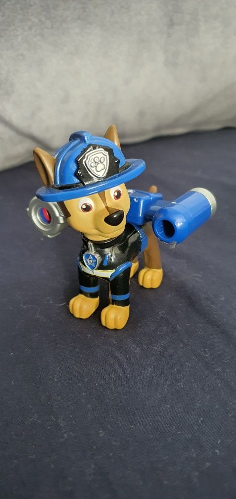 Piesek z psiego patrolu Chase policjant