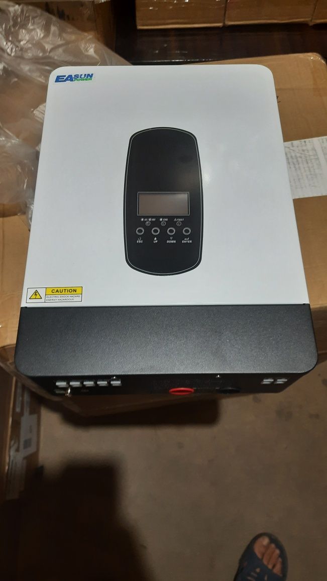 Гібридний інвертор Еаsun SMH  7 KW