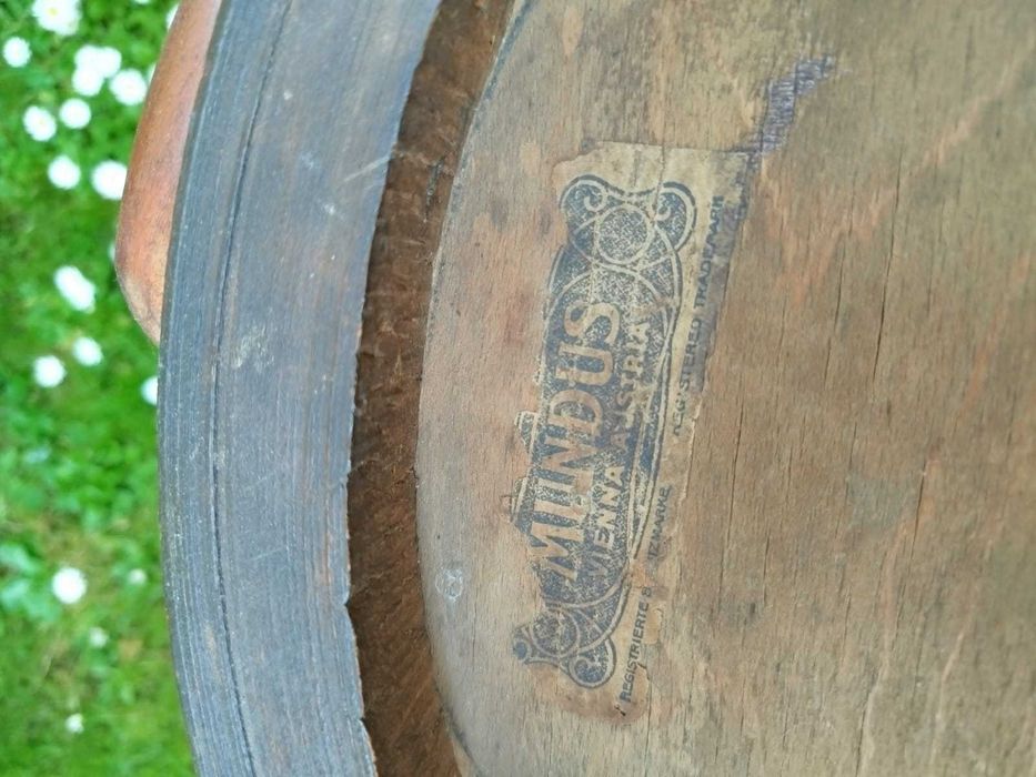 Krzesła Thonet-Mundus