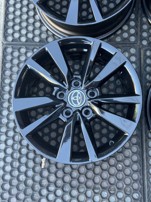 Диски оригінал toyota camry 55 70 avensis corolla auris 5 114,3 r16