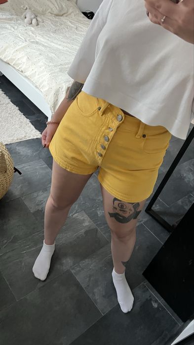 Шорти лимонні на гудзиках
