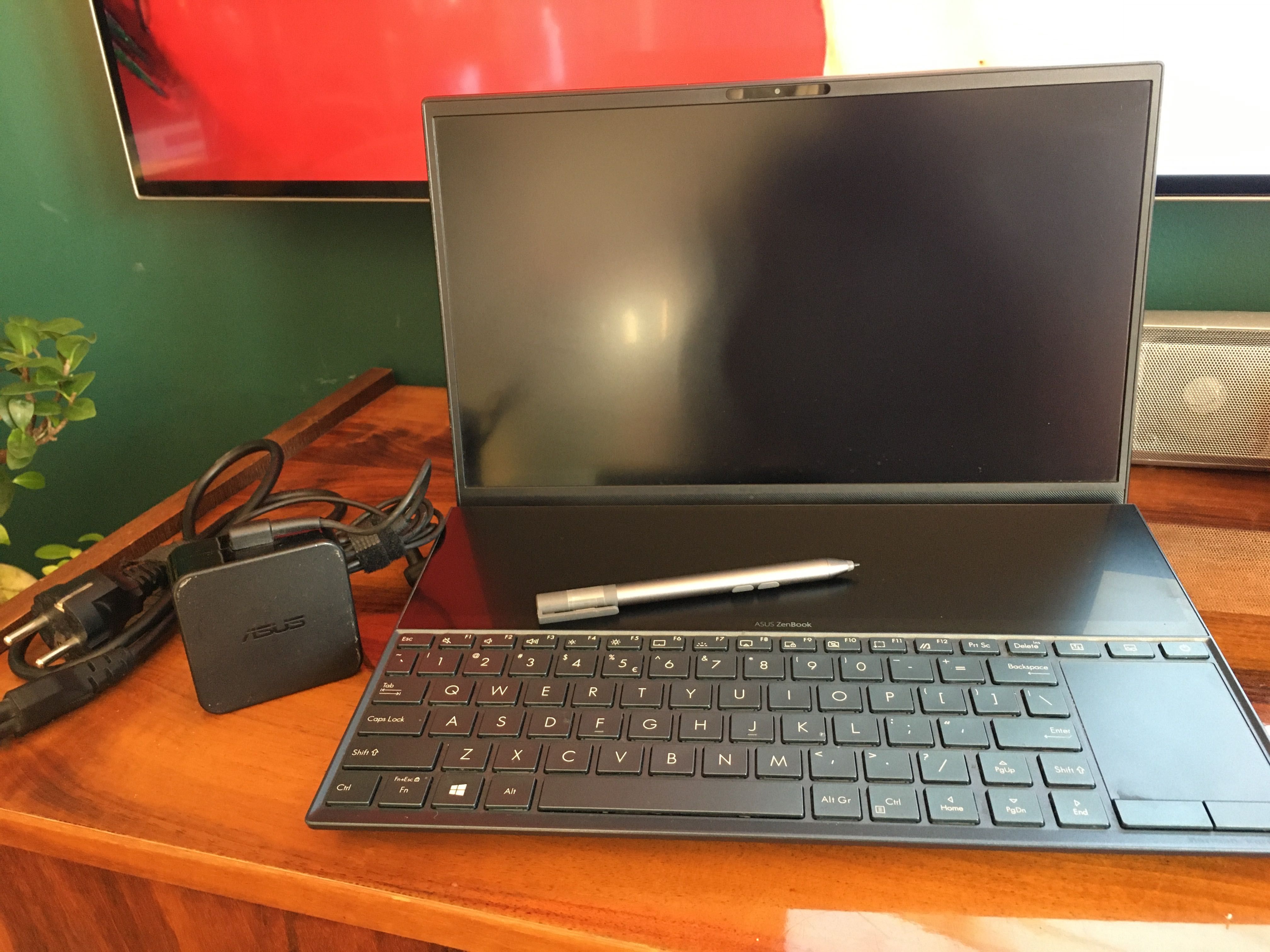 Laptop ASUS UX481F ScreenPad i7-10510U 16GB RAM NVIDIA GF MX250 1TB