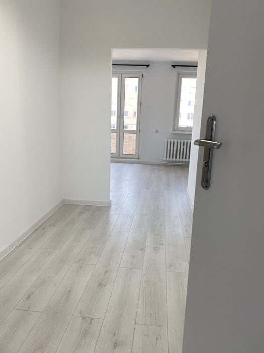Sprzedam nowe M-4 z komórką i windą