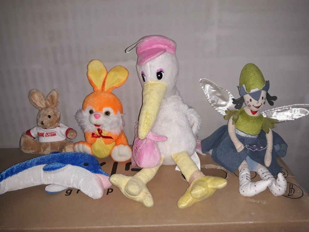 Іграшки,котик,лелека,дельфін,динозаврик,шапка курка,туфельки,сумка