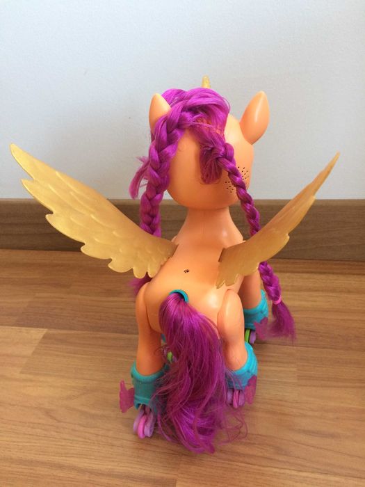 My Little Pony - Sunny canta e patina