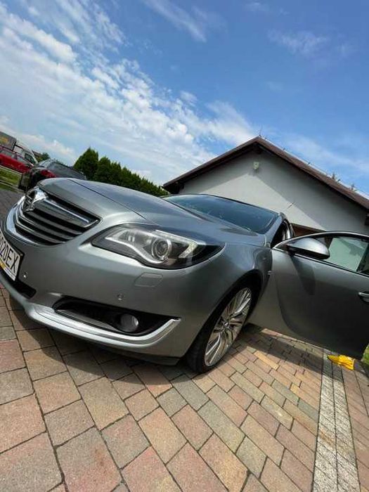 Opel insignia 2.0 diesel dużo nowych częsci fajny stan salon Polska