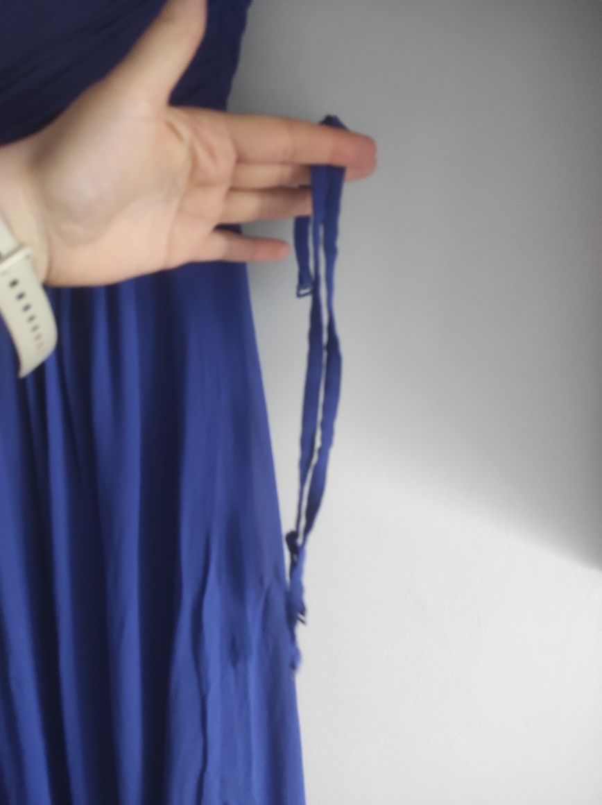 Niebieska długa sukienka 34