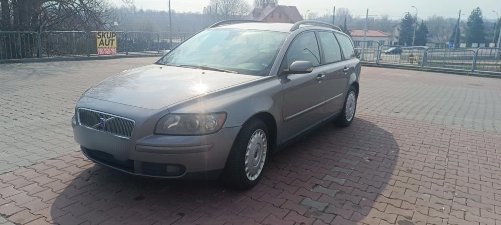 VOLVO V50 2.0 D 136 KM