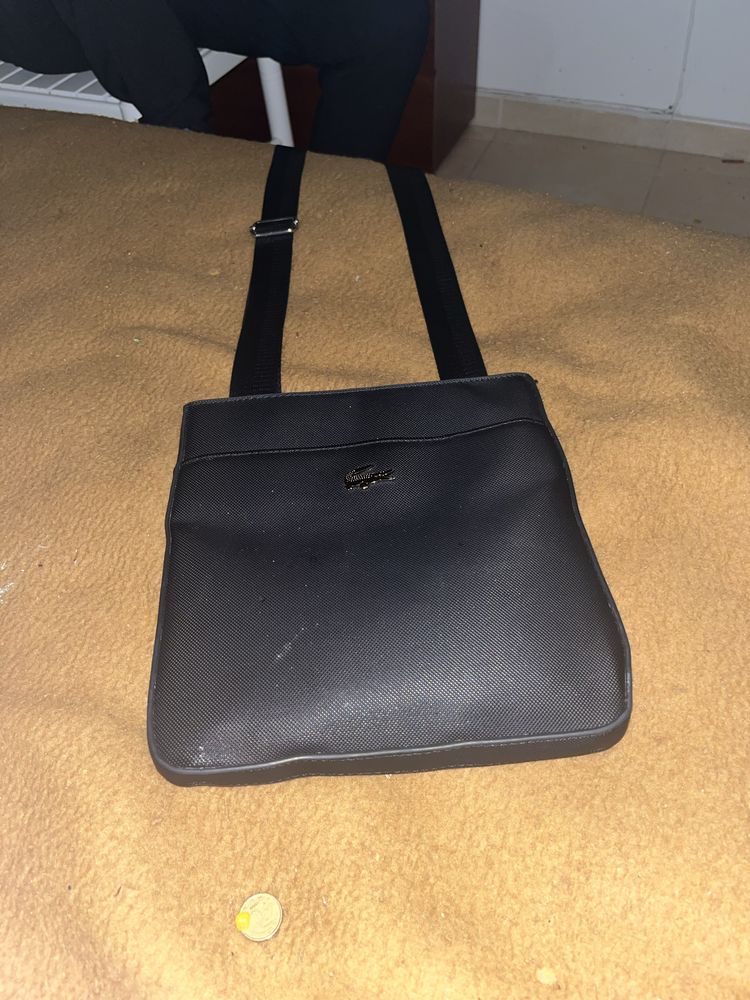 Bolsa lacoste como nova