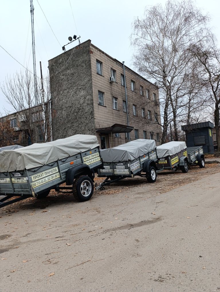 Прокат причепів одноосних, двоосних