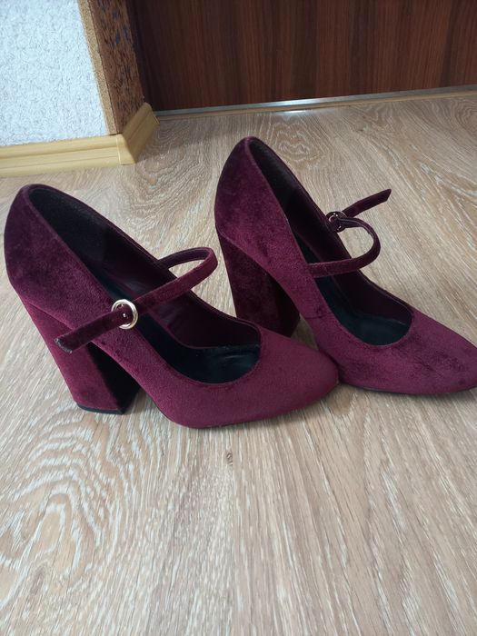 Туфлі New  Look велюрові