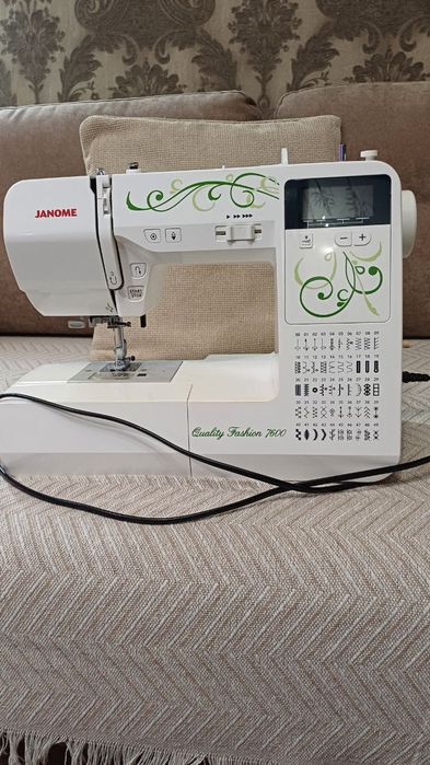 Швейная машина Janome Quality Fashion 7600