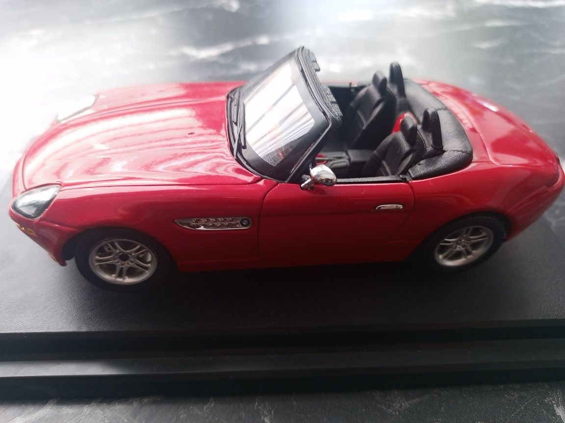 Model metalowy BMW Z8 1:24