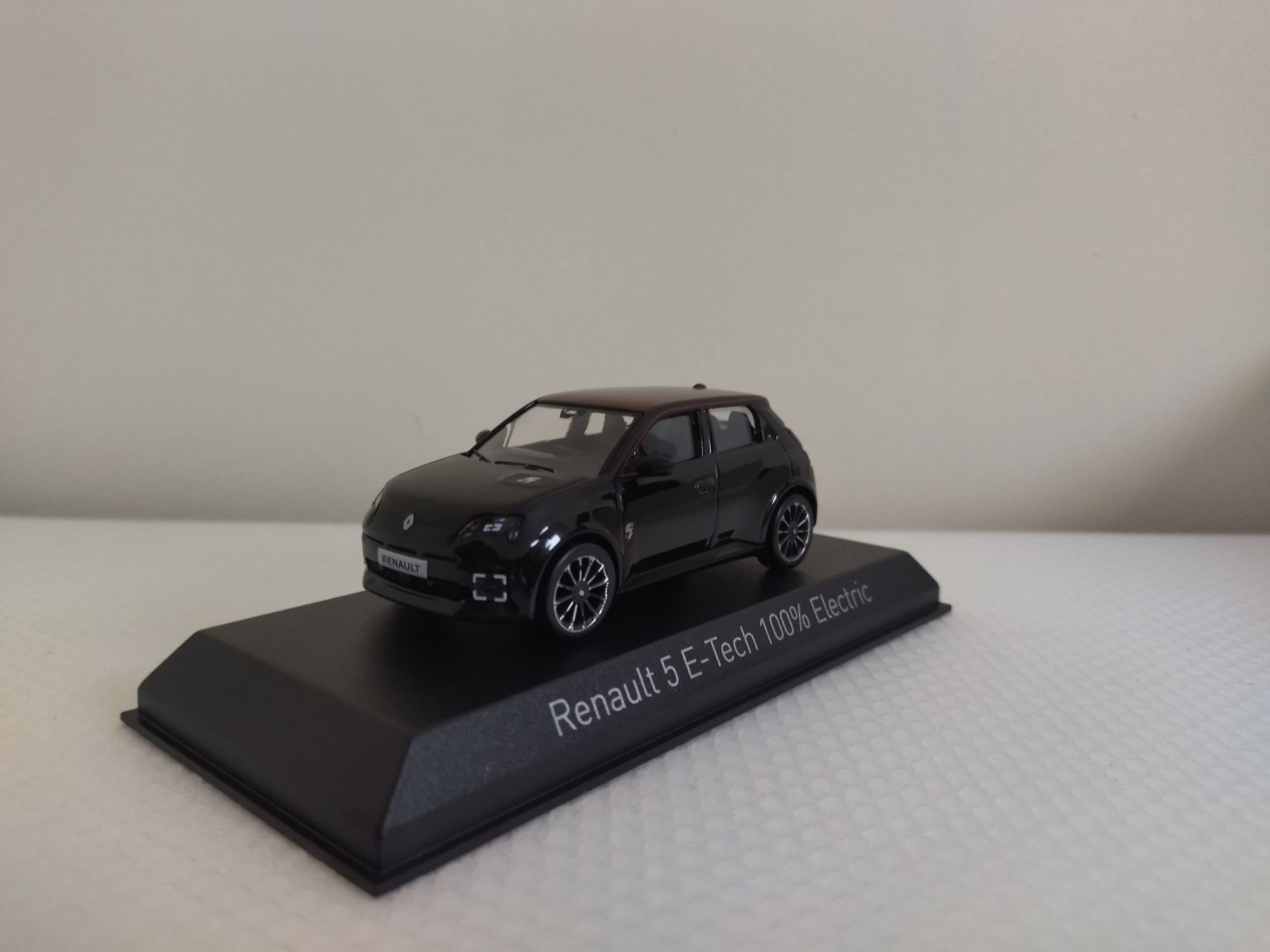 Miniatura Renault 5 E-Tech 1/43 Nova