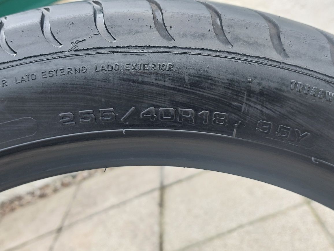 Pneus Goodyear RunFlat 225R18 e 255R18 (usados).