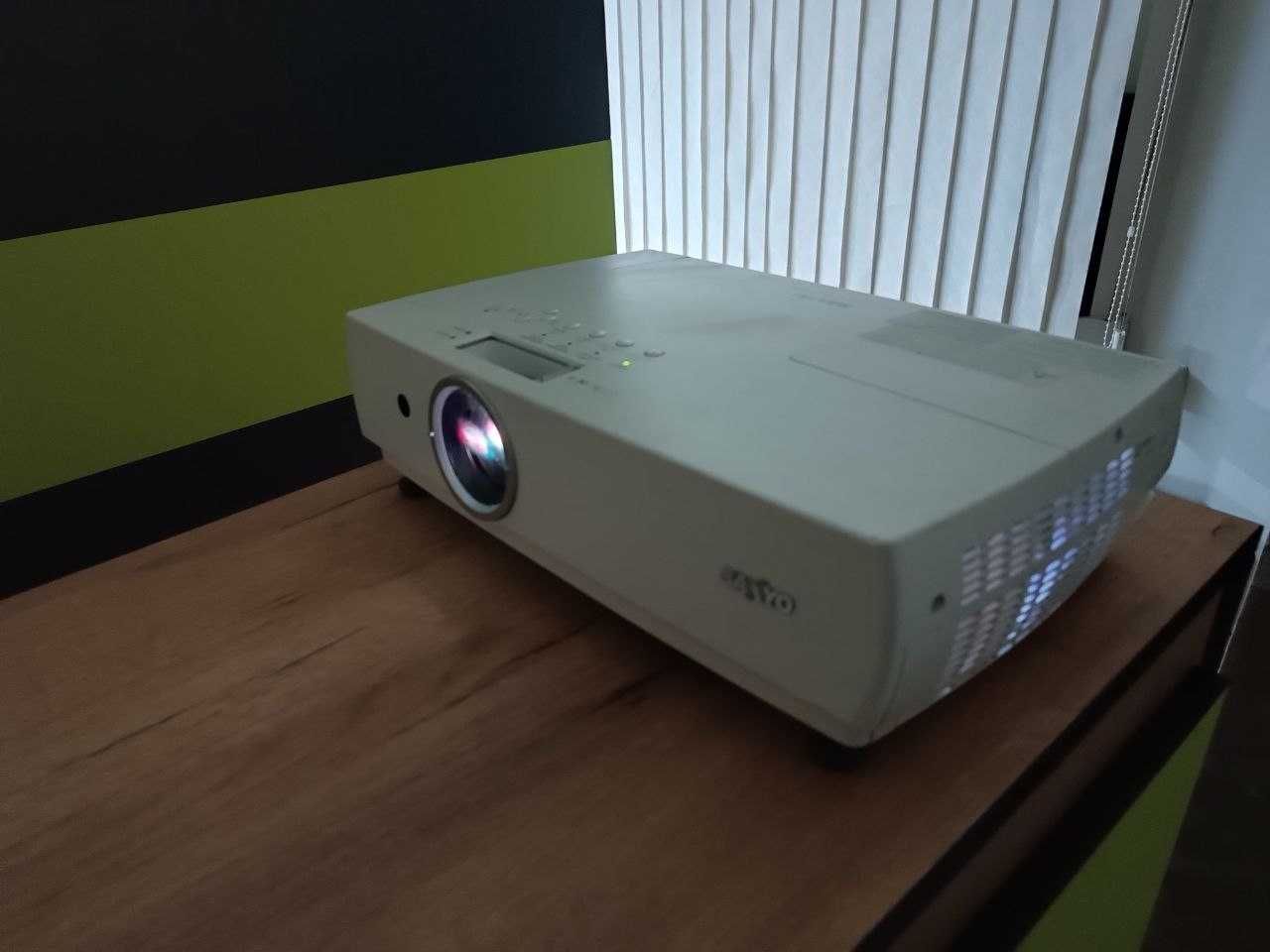 Проектор Sanyo PLC-XC56