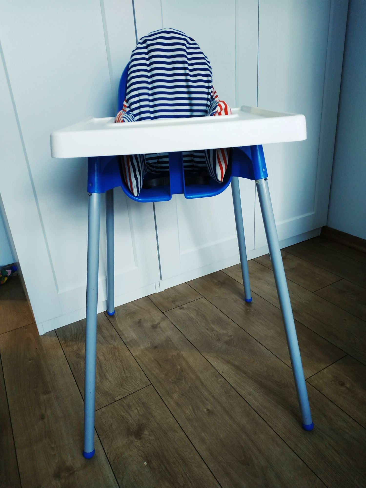 Niebieskie krzesełko do karmienia Ikea antilop