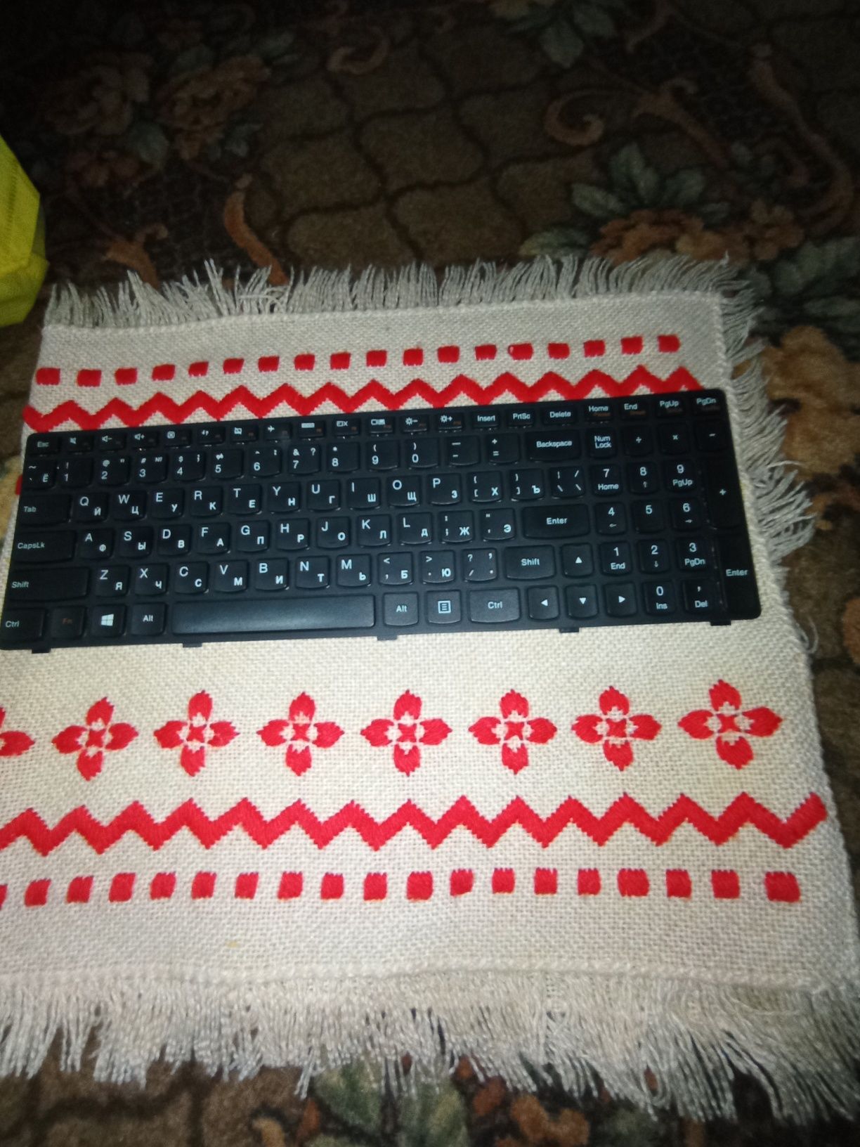 Ноутбук Lenovo g700 на запчастини