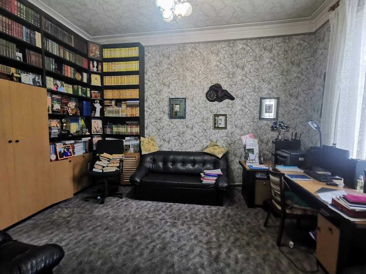 Продажа, дом 200м в центре, г. Каменское