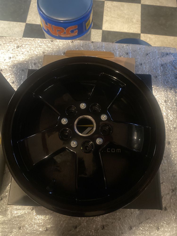 Felgi Piaggio Vespa GTS 125/300 idealny stan Jak Nowe 12 N187