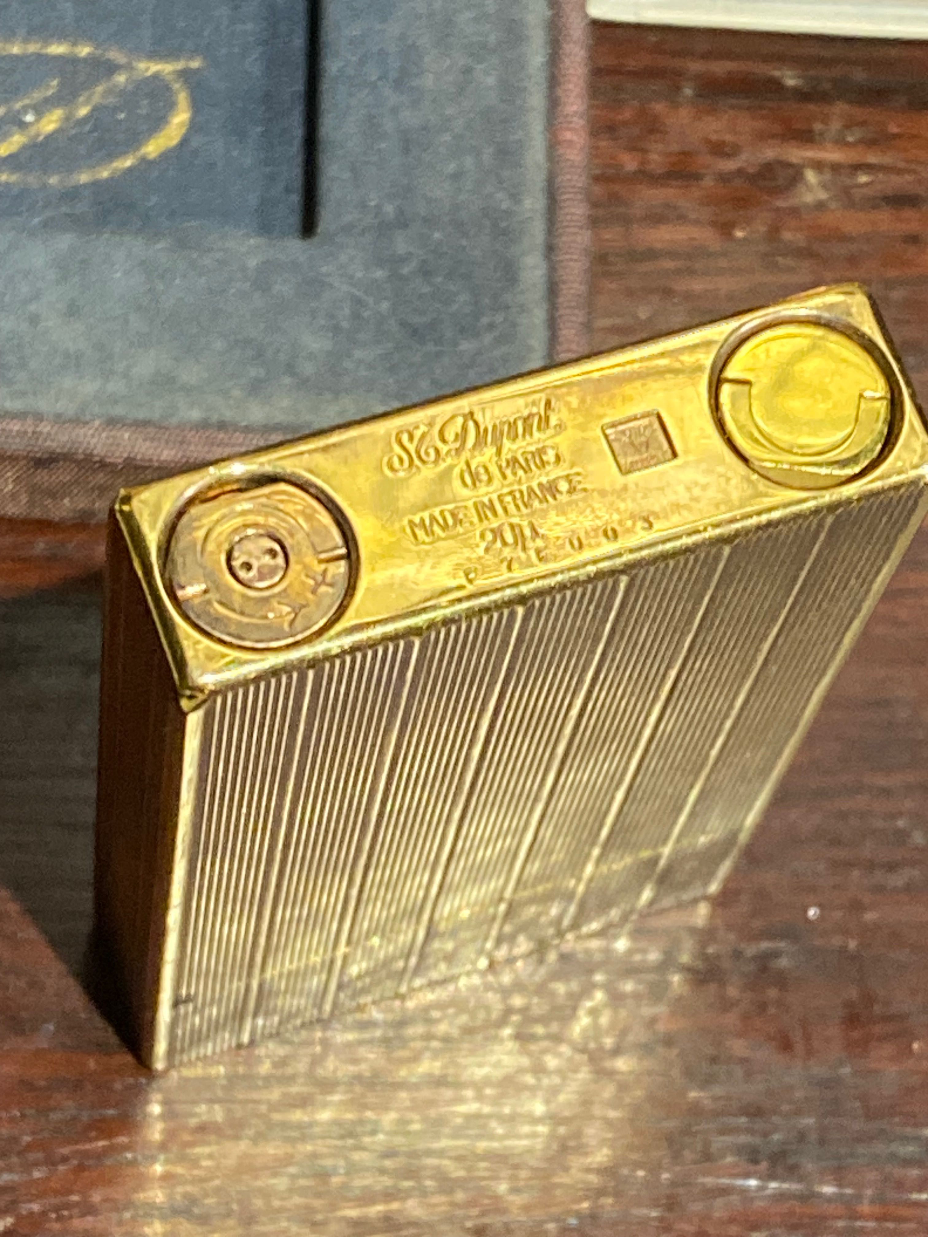 Isqueiro Dupont Plaquet Ouro contrastado estojo original