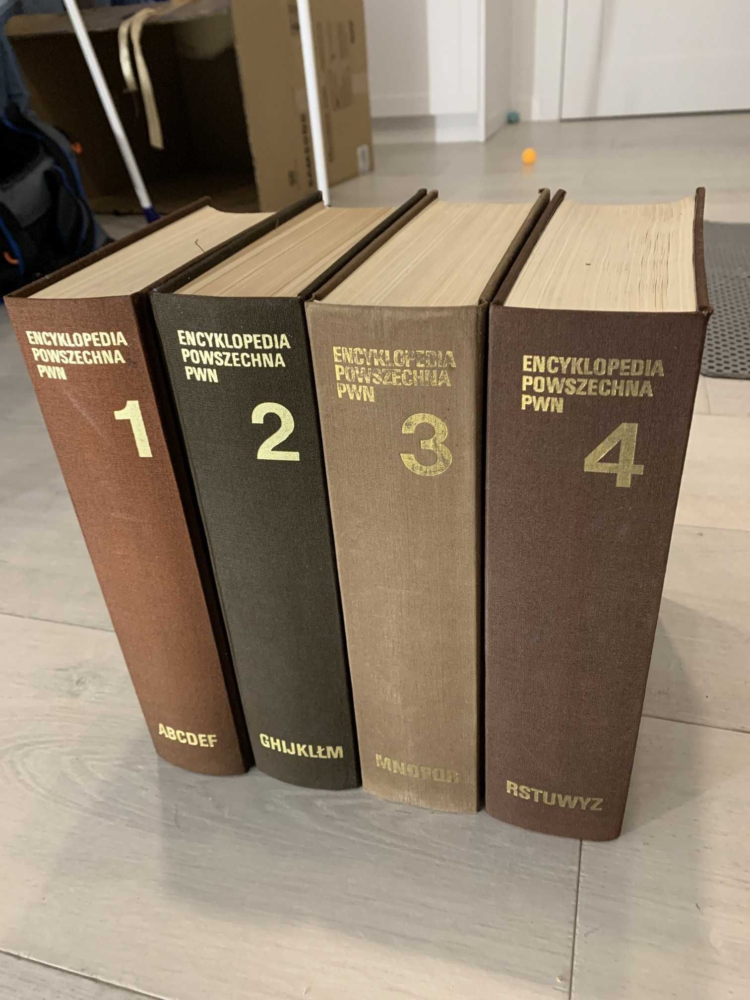 4 Tomy Encyklopedia powszechna PWN z lat 80tych !
