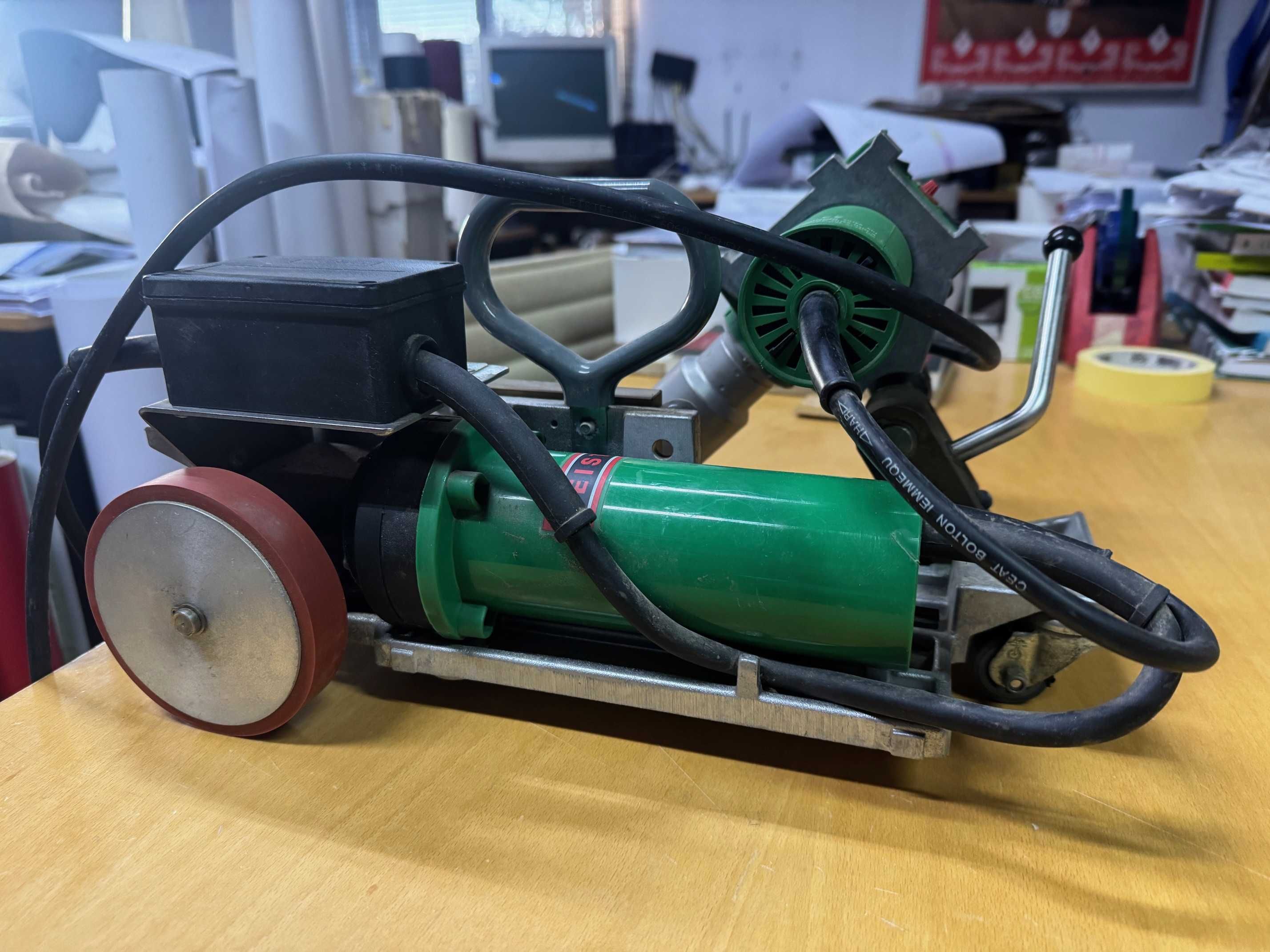 LEISTER CH-6060 Sarnen  - Vulcanizadora Semiautomática