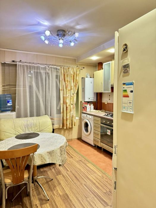 Собственик . Продам 3-х комнатную квартиру