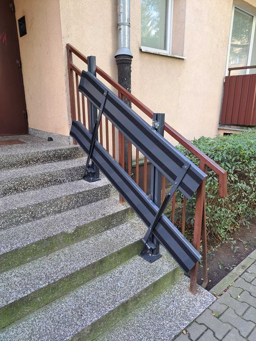 Podjazdy zewnętrzne i wewnętrzne dla niepełnosprawnych